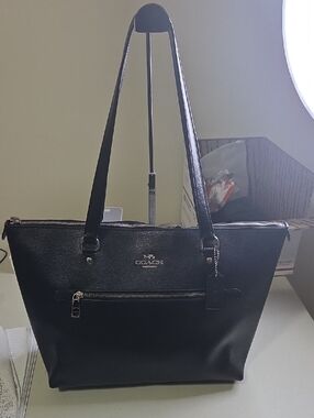 Coach Gallery  Black Leather Zip-Top Tote with Exterior Pocket